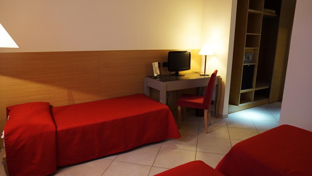 Garden Hotel Arezzo Phòng bức ảnh